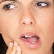 impianto-dentale-dolore-dopo-intervento